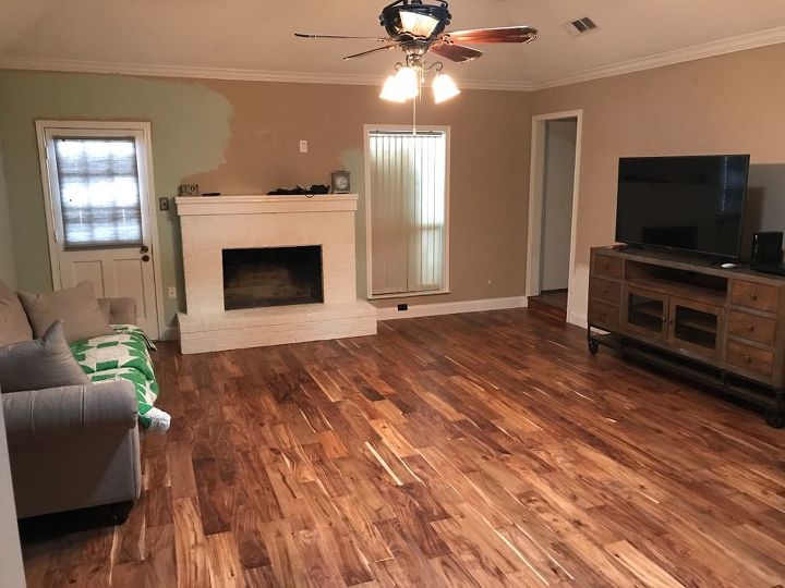 q living with a new look wanted
