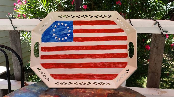 s 15 unusual flag ideas that actually look amazing, Decorate a metal tray with a patriotic theme