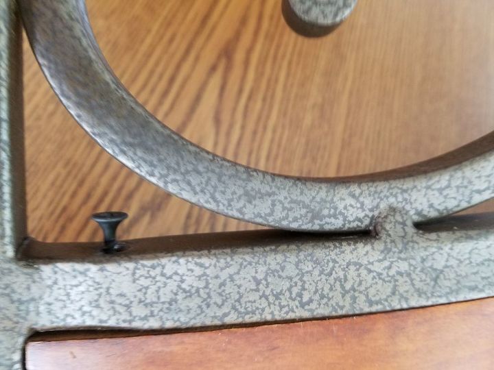 q i cannot find an offset screwdriver or small bit