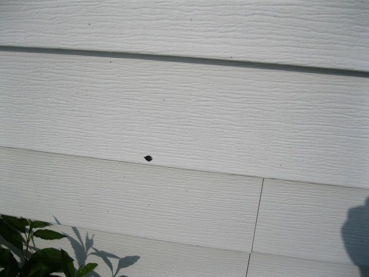 how does one repair fix or patch vinyl siding