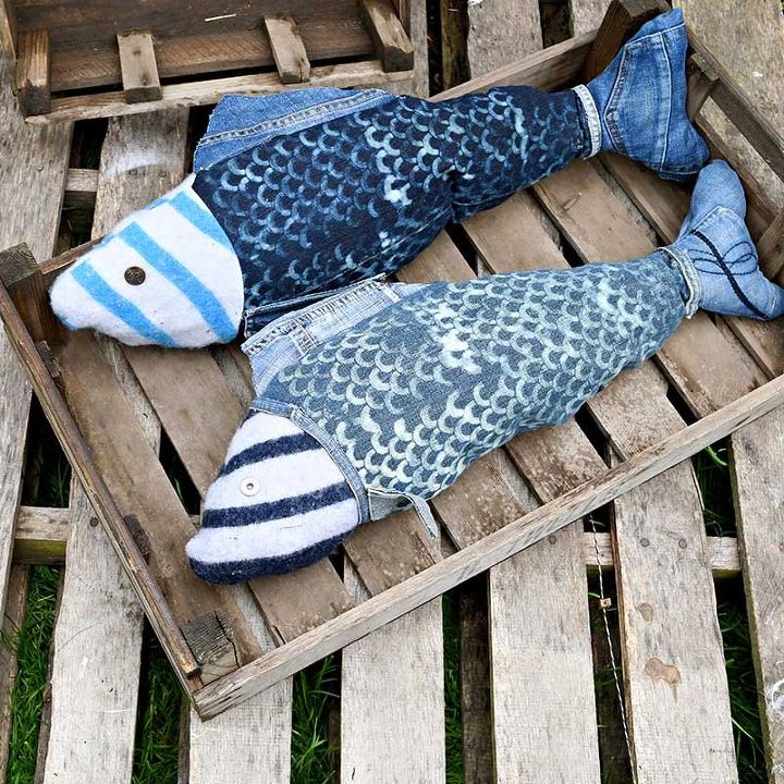 fun repurposed jeans fish pillows
