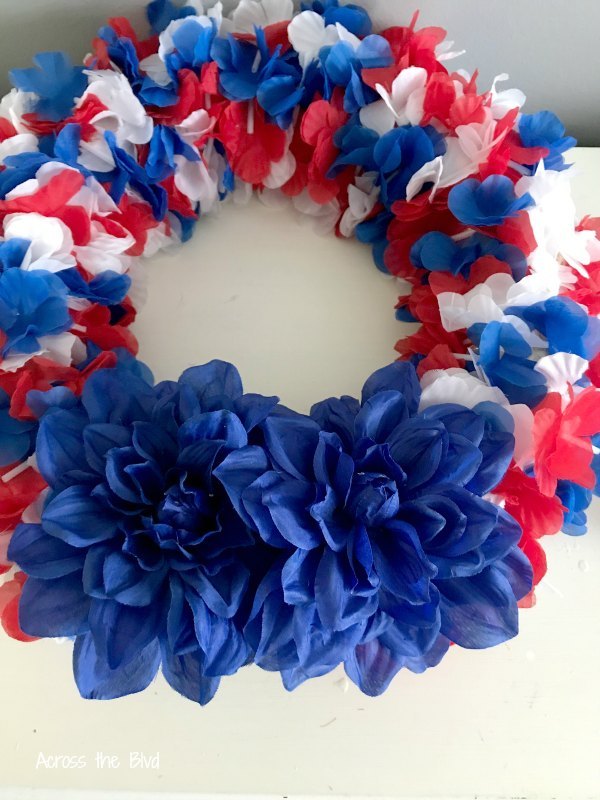 patriotic wreath using dollar store leis