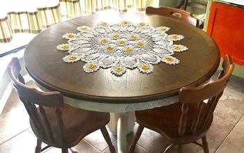 Makeover on a Worn Oak Table to a Farmhouse Fresh Beauty
