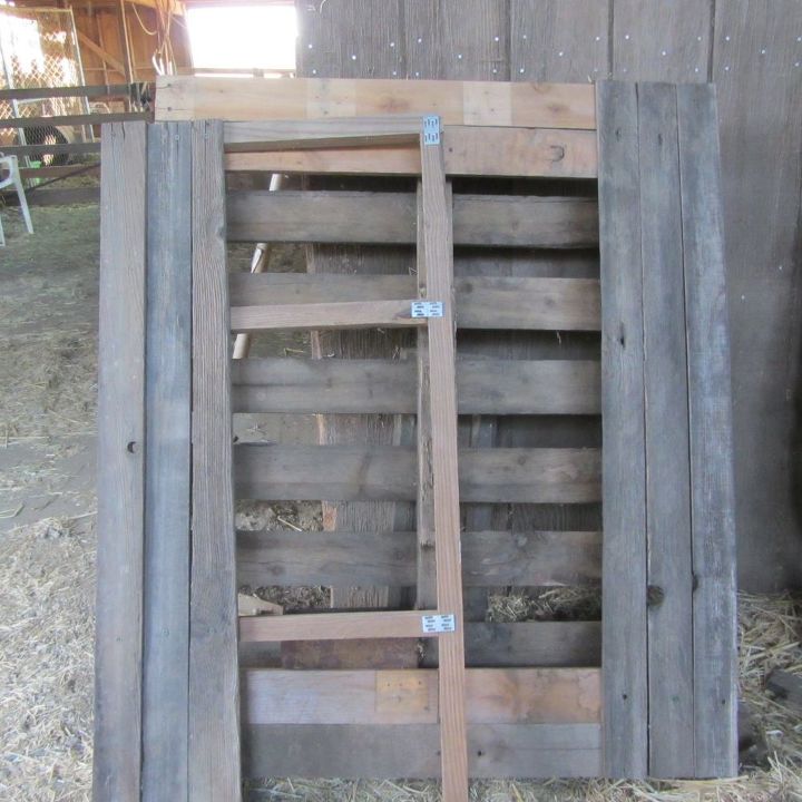 wannabe garden tool shed using a pallet