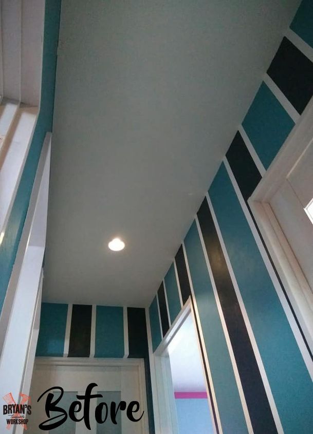 cambio de imagen en el pasillo techo de palets luces y rayas