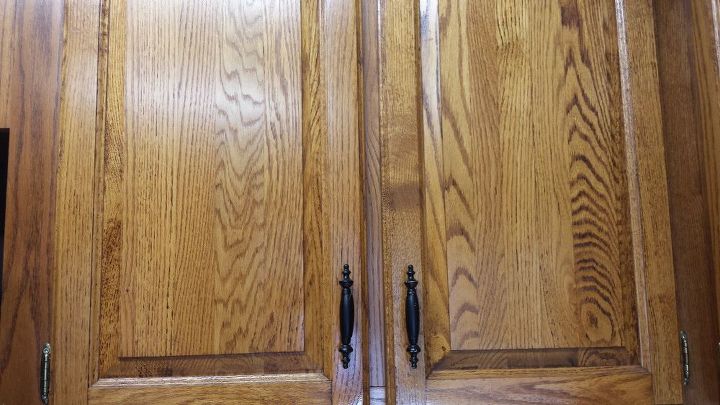 what color flooring goes well with golden oak cabinets