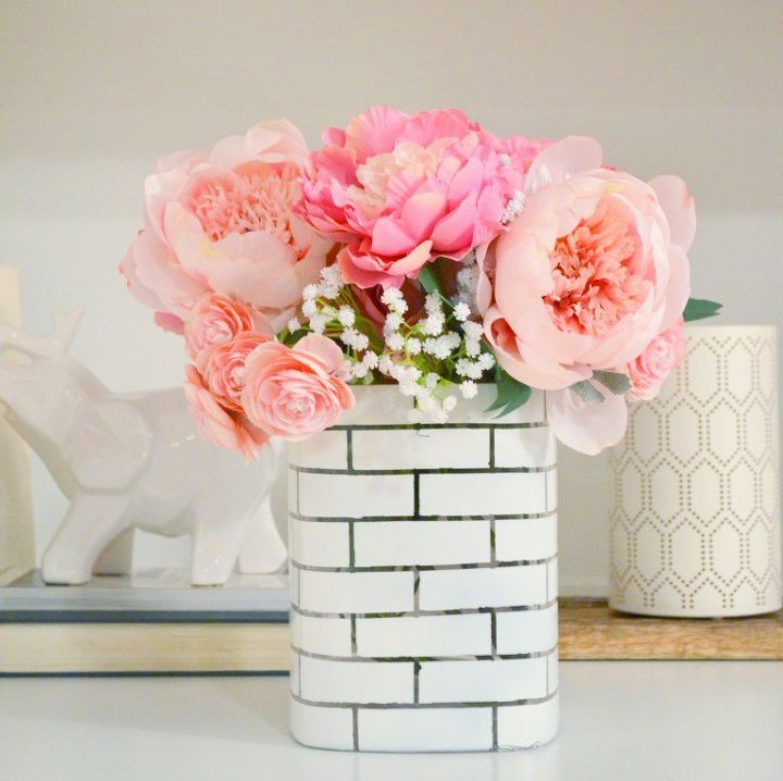 17 faux brick ideas for your home, Stunning Centerpiece Vase