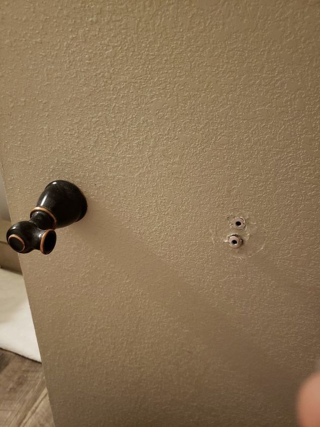 how to fix this toilet paper holder