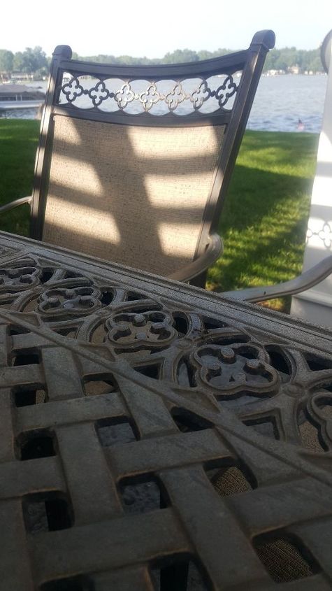 q how to paint a patio set