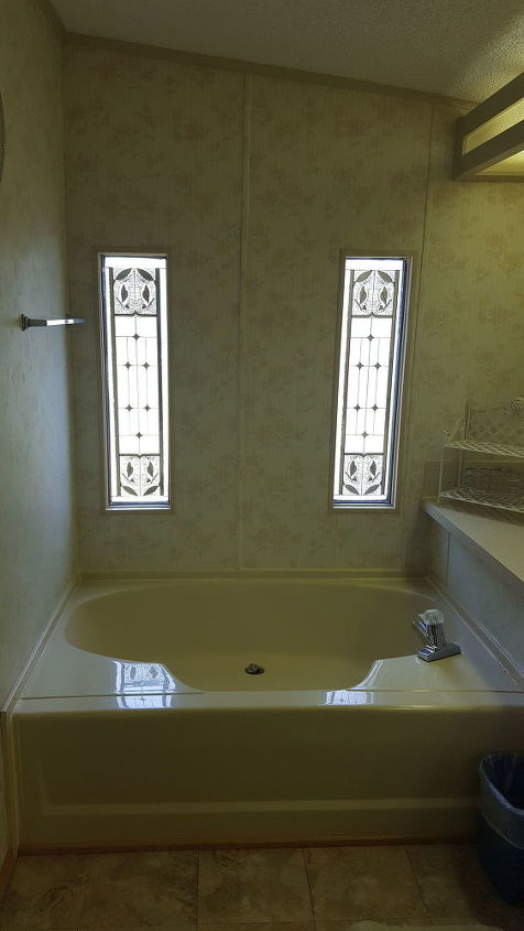q hideous overhead flourescent bathroom lighting