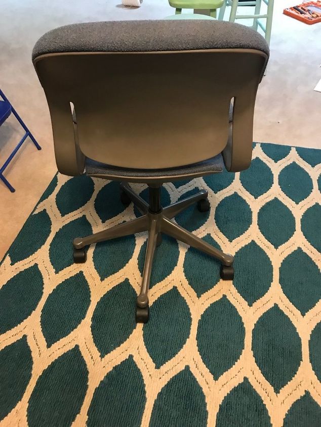 q has anyone ever painted a fabric covered desk chair