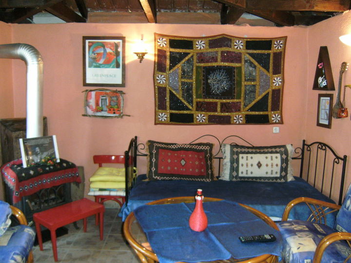 q here is a corner of my country little house ank i wonder how to renew