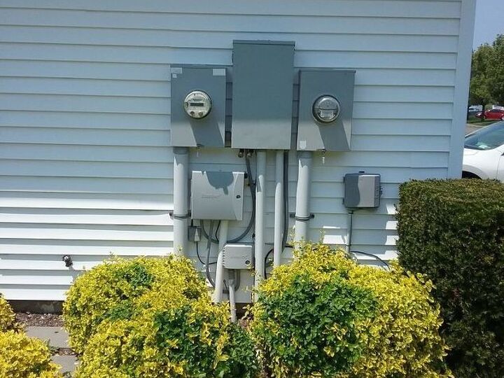 q hide utility meters