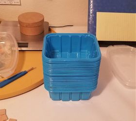 organizing pockets using mushroom containers