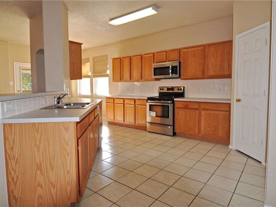 q my kitchen layout is weird need help with ideas for makeover