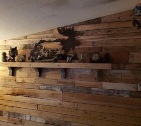 simple reclaimed lumber shelf