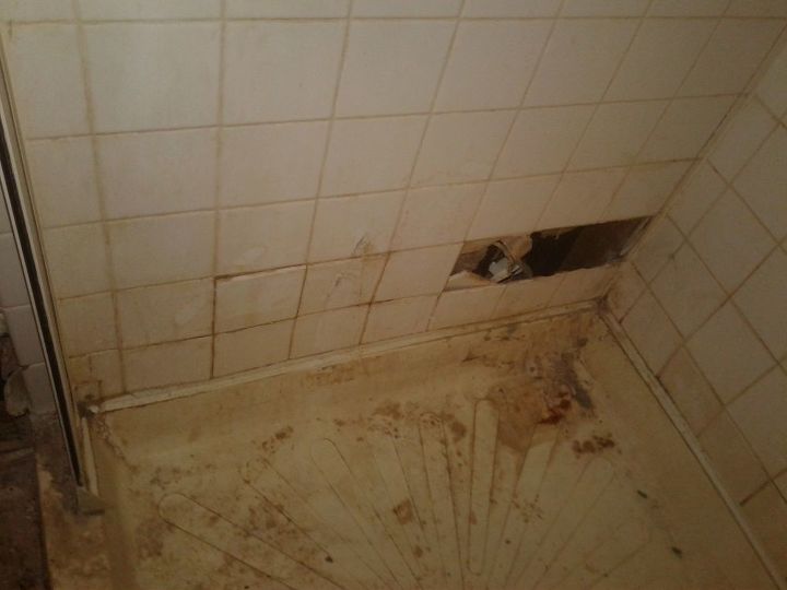 q how can you tell if the subfloor beneath a shower base is in good