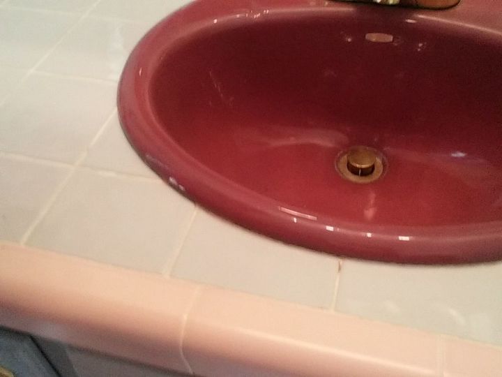 q what is the best way to paint bathroom tile