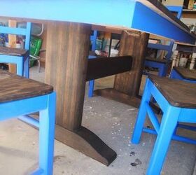 peacock designed table and chairs