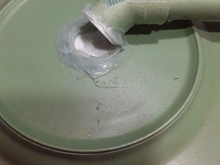 q having trouble getting pvc to stick to back of a plate