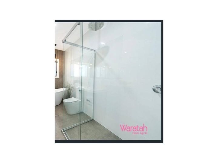 q need help with shower storage