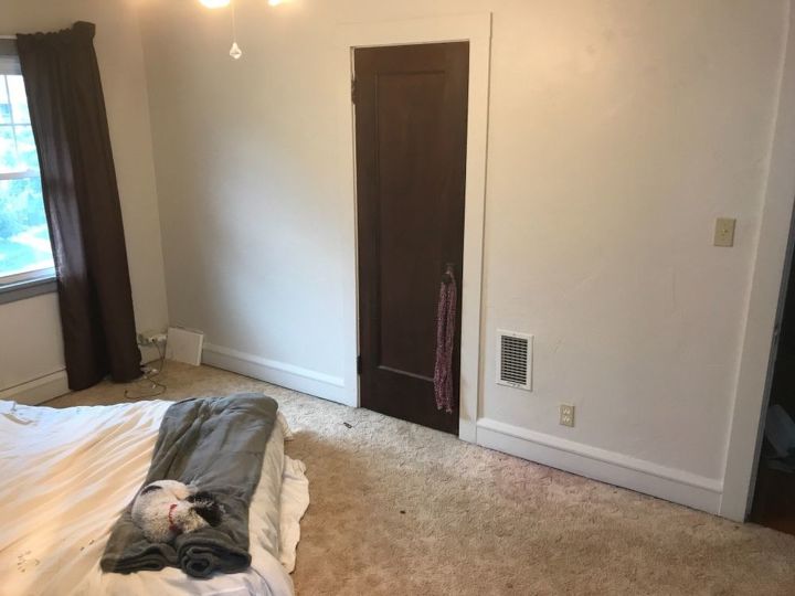 how do i arrange an oddly shaped bedroom