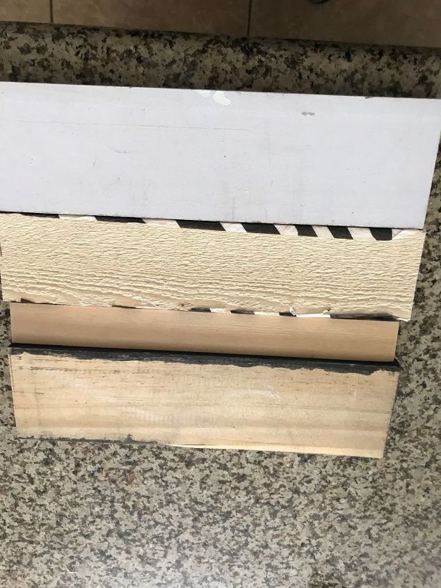 recorte de madeira em forma de corao