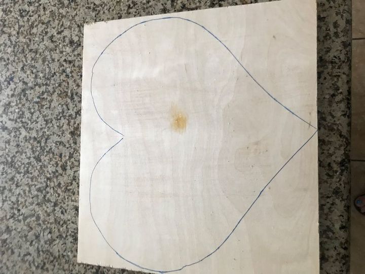 recorte de madera en forma de corazn