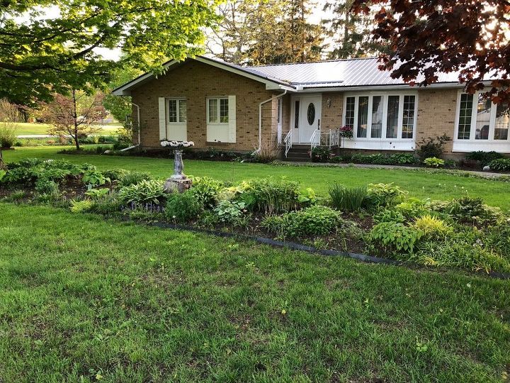 q looking for suggestions for colour to paint front door