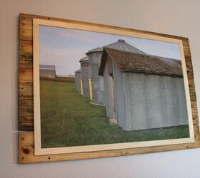 s 20 ways to bring the farmhouse look into your home, Rustic Farmhouse Pallet Wall Decor