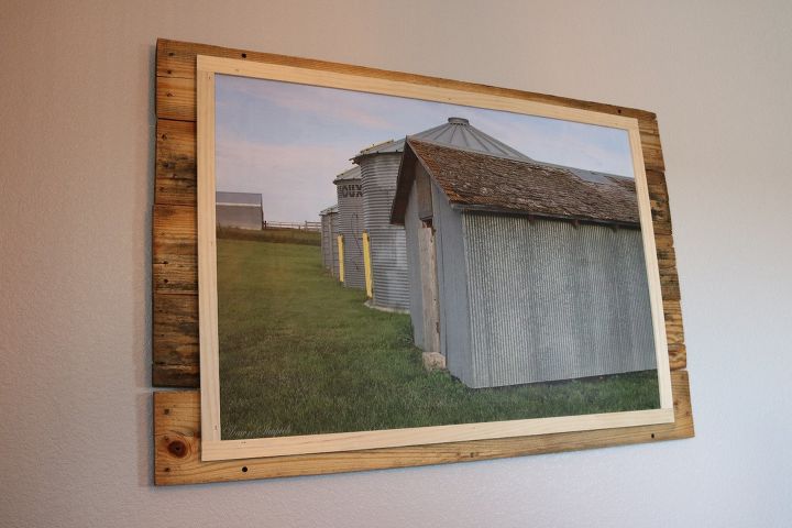 20 maneras de llevar el estilo de la granja a tu casa, Decoraci n de pared con palets de granja