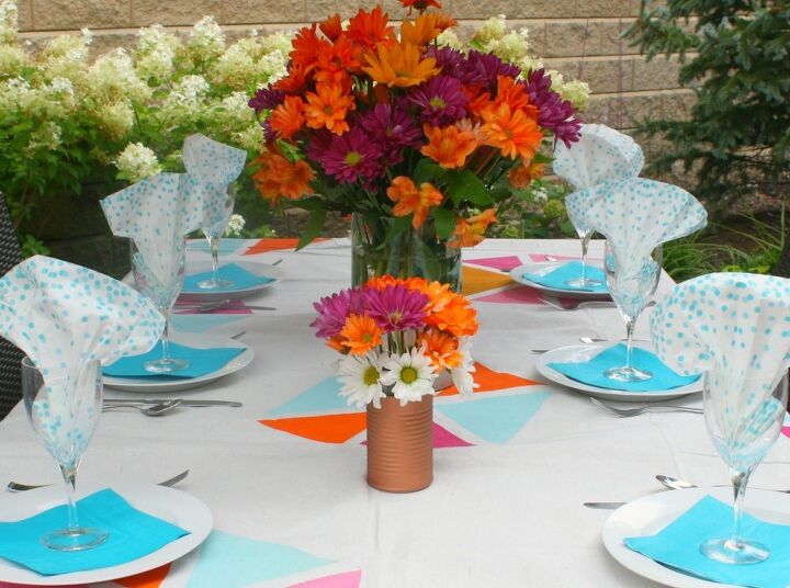 mesa al aire libre con colores de sorbete