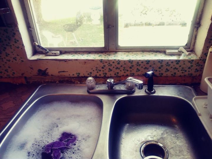 q how do i repair or fix up the backsplash area in this very old house