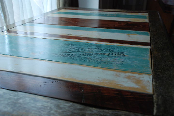 23 ways to get the farmhouse look in your home, Striped French Farmhouse Table