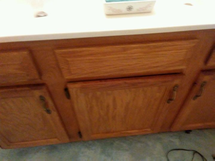 q how to paint bathroom vanity