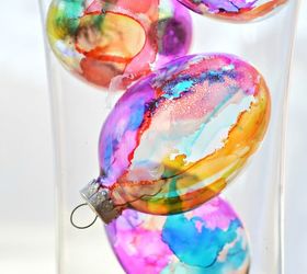 19 fantastic techniques for faux stained glass, Use alcohol ink for stained glass Easter eggs
