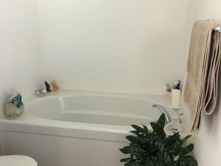 q need new unique way for wall behind tub