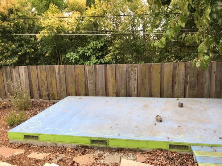 q how can i create a simple art studio on an existing foundation