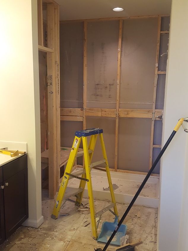 cmo actualizamos nuestro cuarto de bao principal beige de grado de constructor