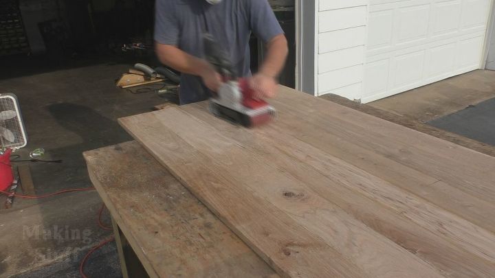 making a farmhouse table from oak and pine boards, Sand table tope