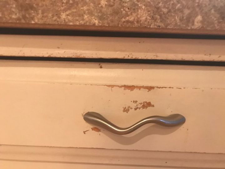 q advice on kitchen cabinets