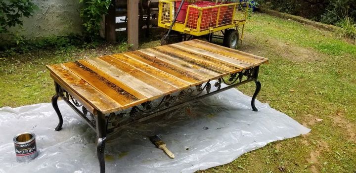 mesa de centro de madeira de paletes