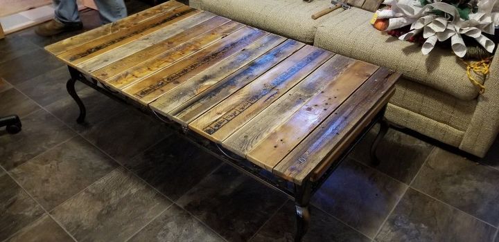 mesa de centro de madera de palet