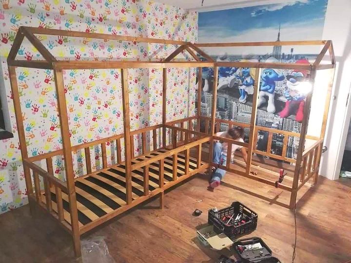 pap ahorra toneladas de dinero en camas infantiles de bricolaje