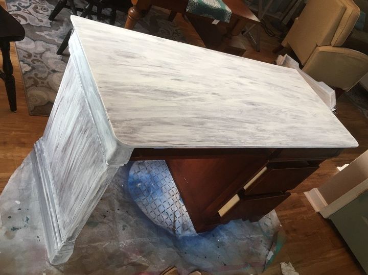 escritorio pintado con tiza