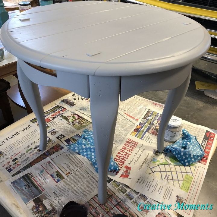 painting a rustic grey farmhouse finish on a table