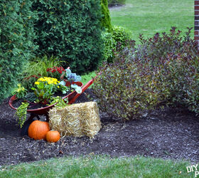s 18 diy fall decor ideas we re falling for hard, The fall planter idea the neighbors will love