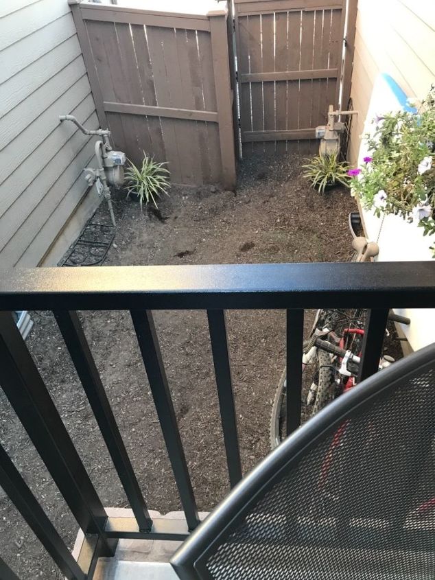 how do i create a liveable side yard in a small run area