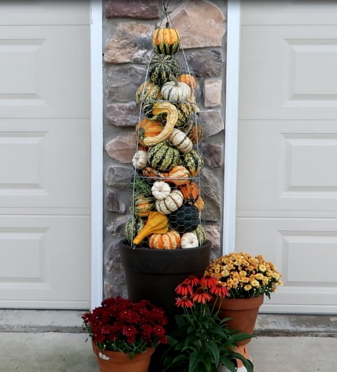 DIY gourd topiary