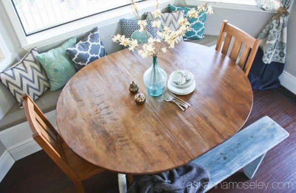 10 cambios de imagen de muebles que nos alegramos de que no se hayan pintado, Cambio de imagen de la mesa del rinc n de desayuno